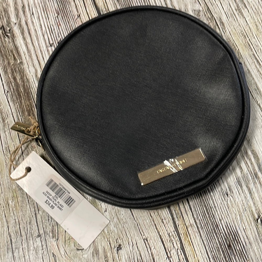 Nwt Tartan and twine small round bag